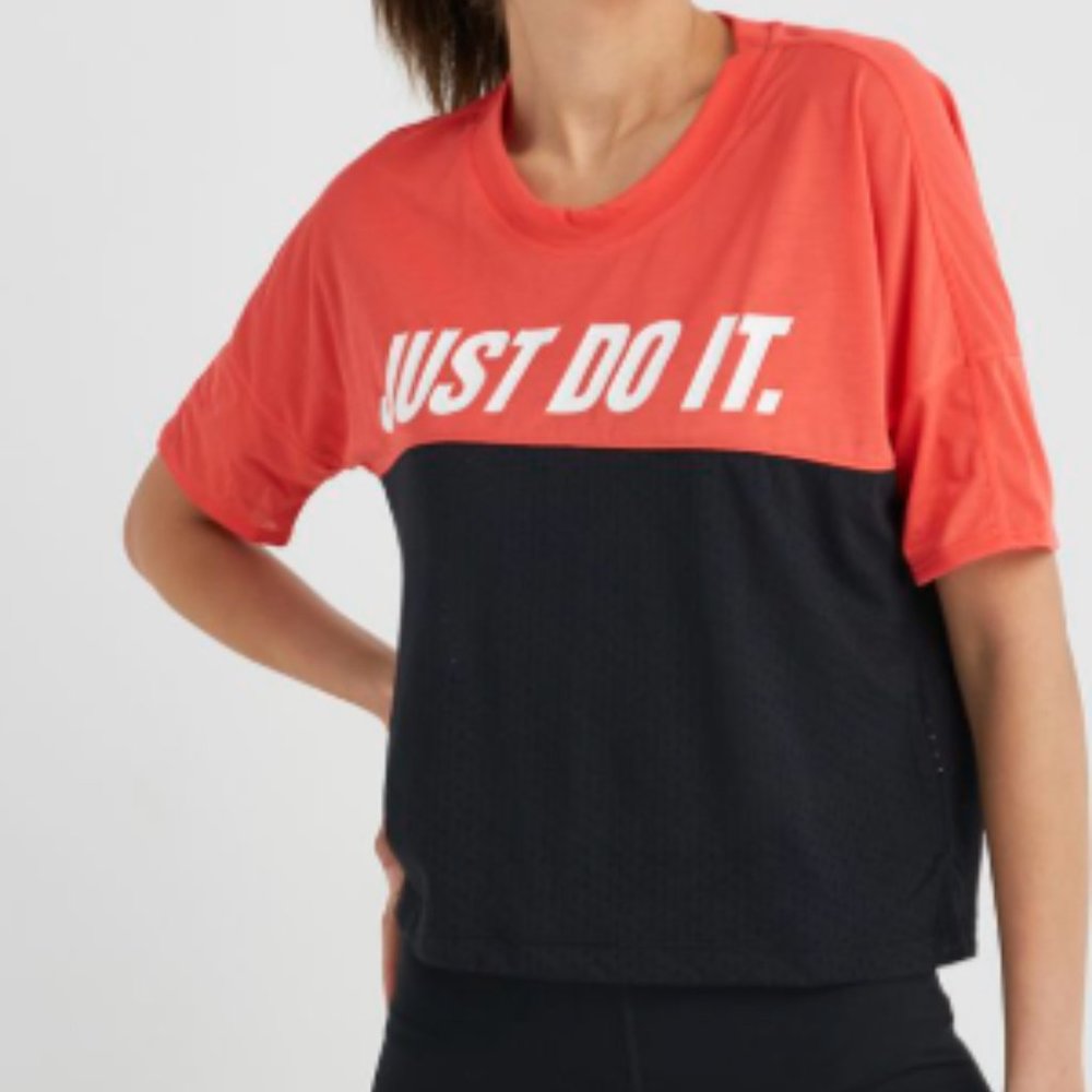 NWT Nike Tailwind Top